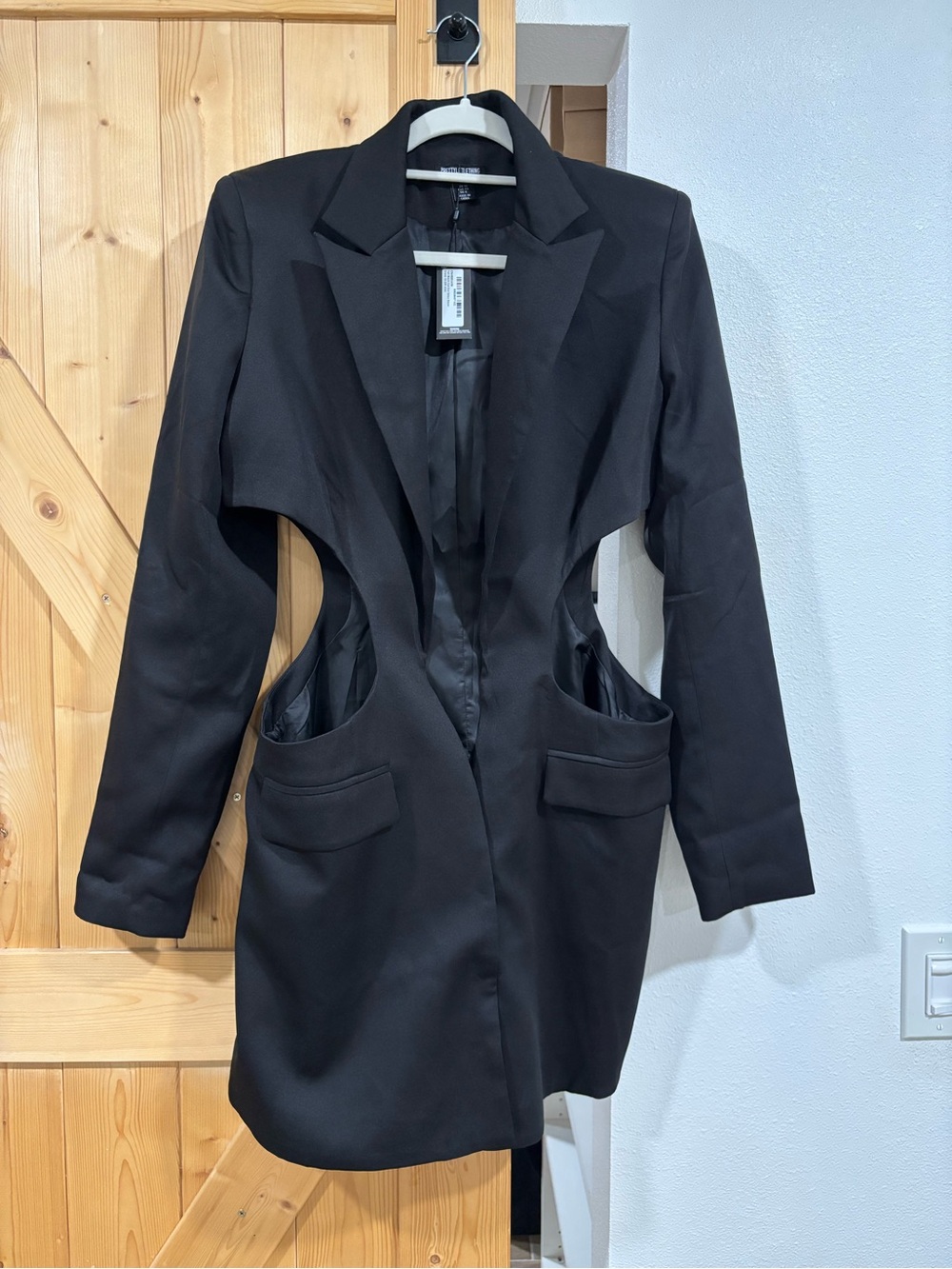 PrettyLittleThing Black Cutout Longline Blazer
